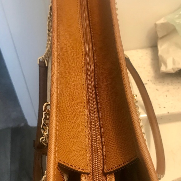 NWT authentic Michael Kors Large Chain Tote - Picture 4 of 5